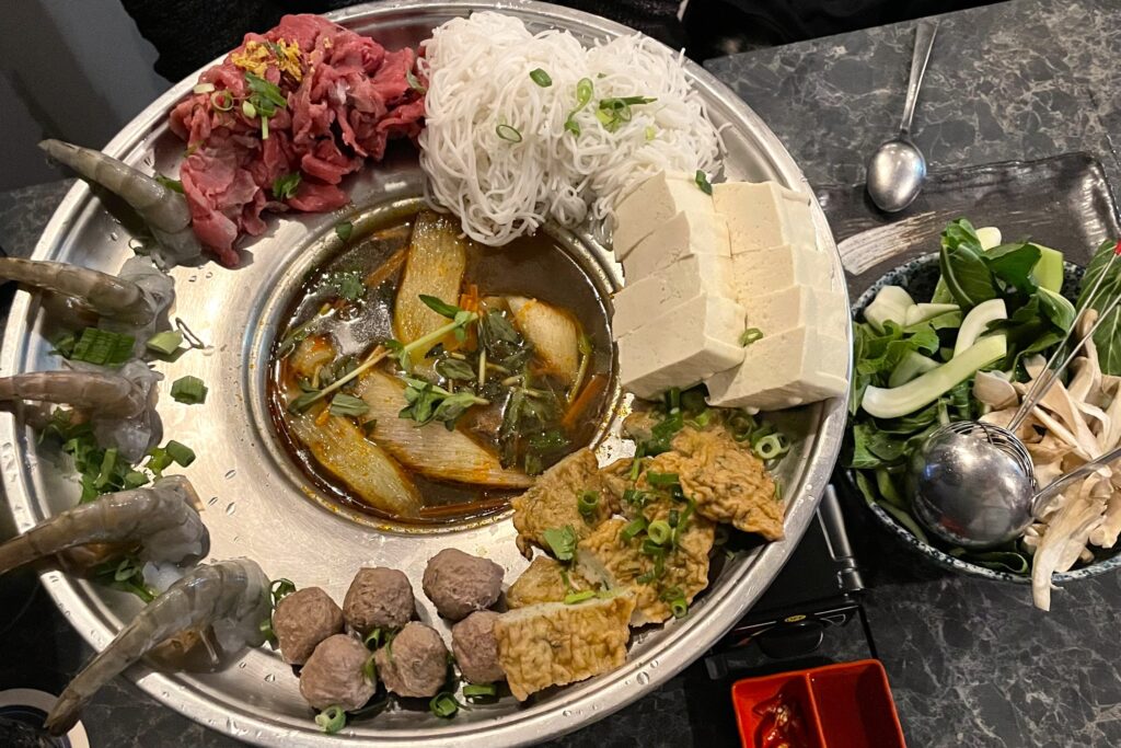 Sen – Experiencing Vietnamese Hotpot for the First Time